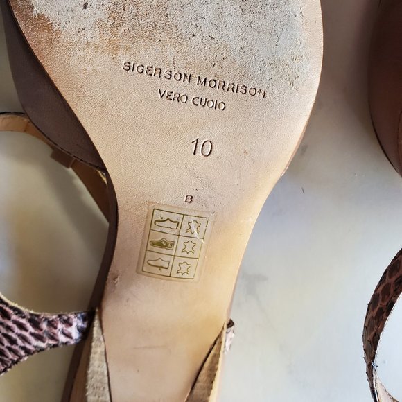 Sigerson Morrison T Strap Pointed Toe Pumps - Picture 2 of 5